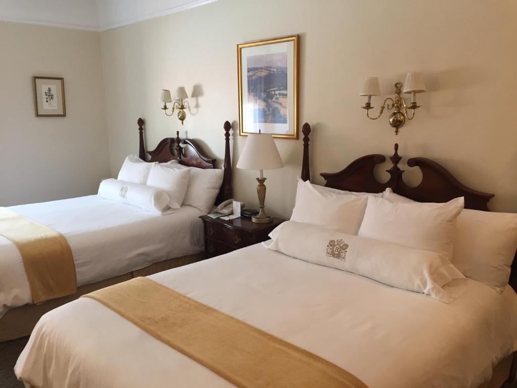 Studio Suite With Wet Bar