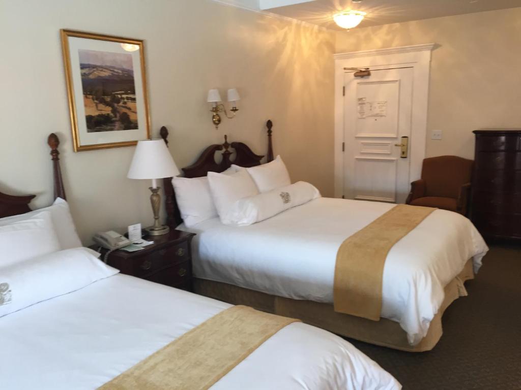 Studio Suite With Wet Bar