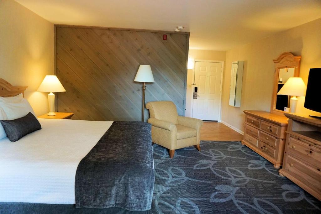 King Room with Balcony