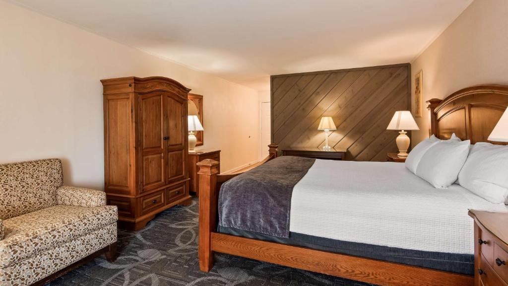 King Room with Balcony