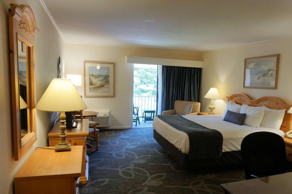 King Room with Balcony