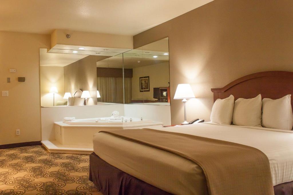 King Room with Spa Bath – Non-Smoking