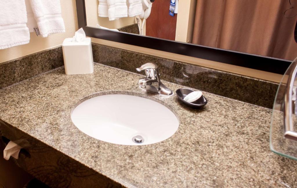 King Room with Spa Bath – Non-Smoking