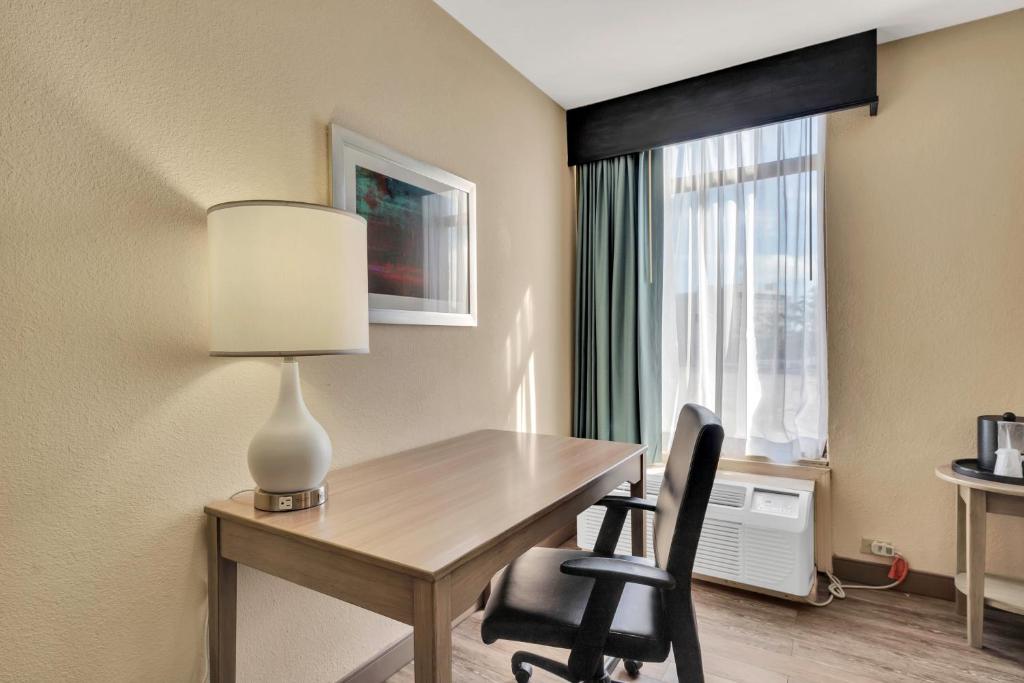 King Room – Non-Smoking