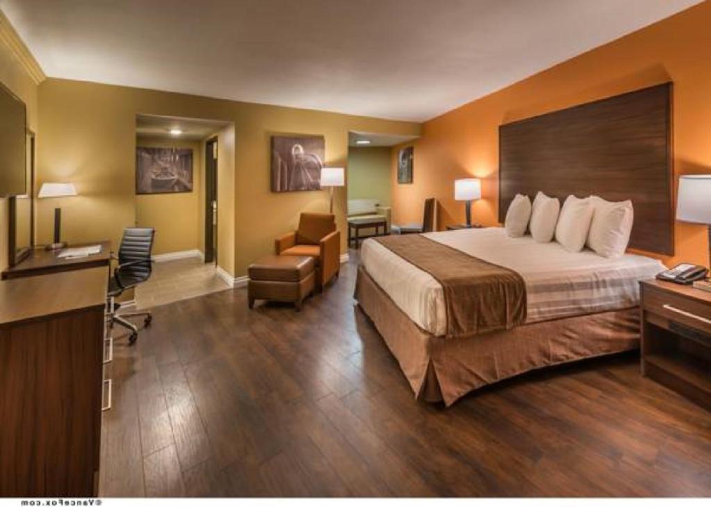 King Room with Sofa Bed