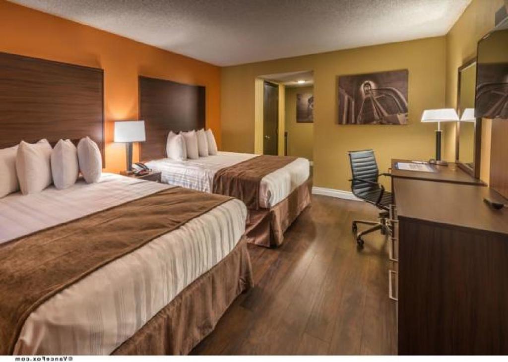 Queen Room with Two Queen Beds – Non-Smoking