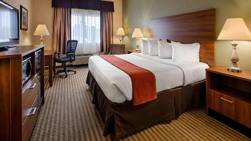 King Room with Sofa Bed – Smoking