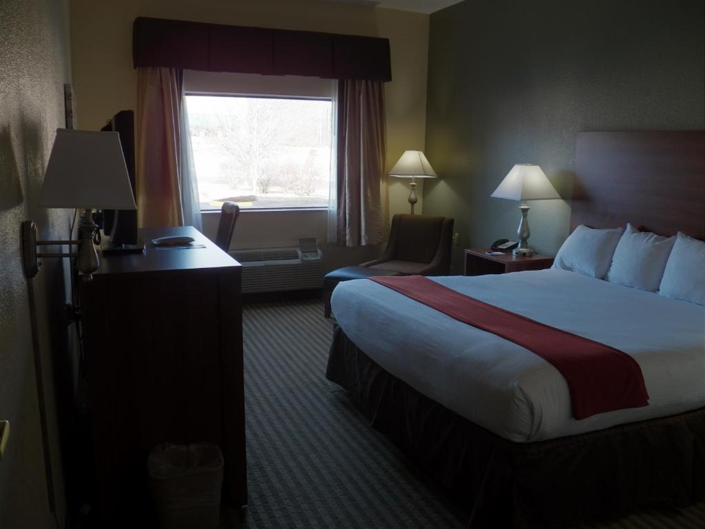 King Room with Sofa Bed – Smoking