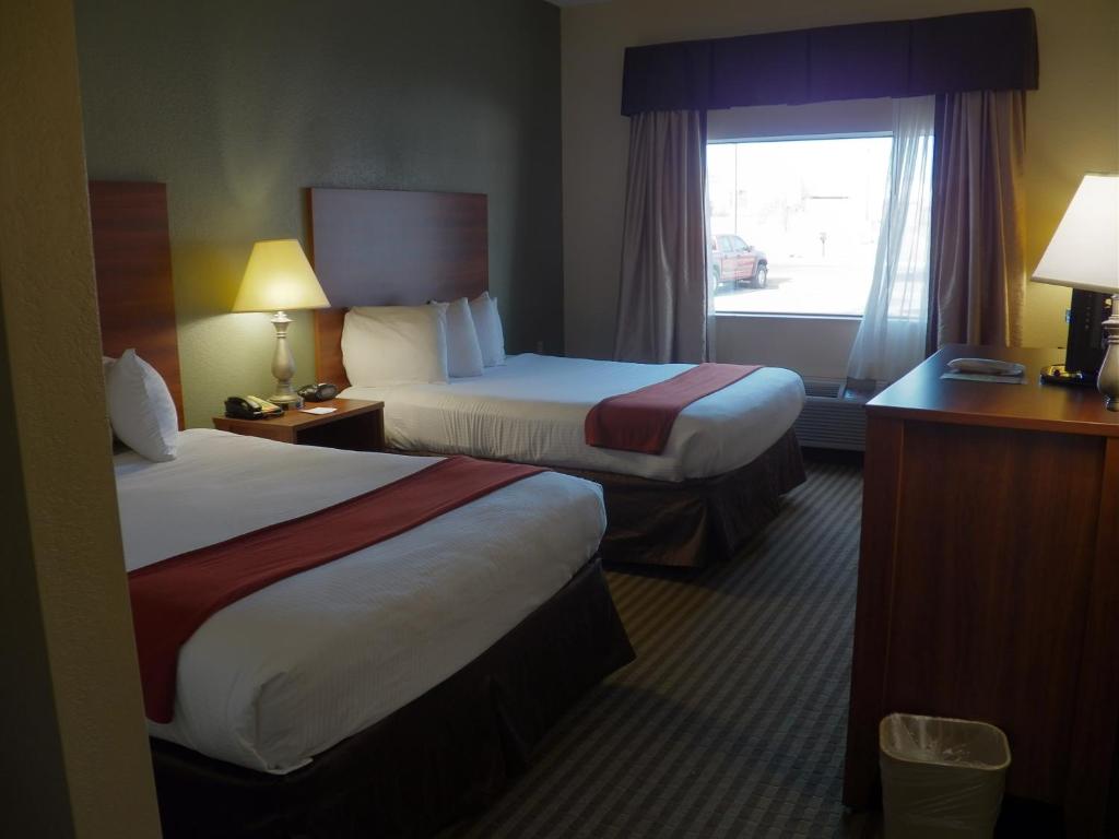 Queen Room with Two Queen Beds – Non-Smoking