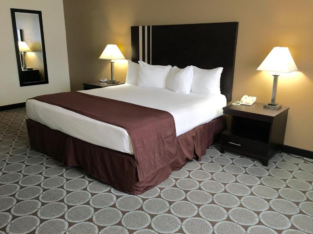 King Suite – Non-Smoking