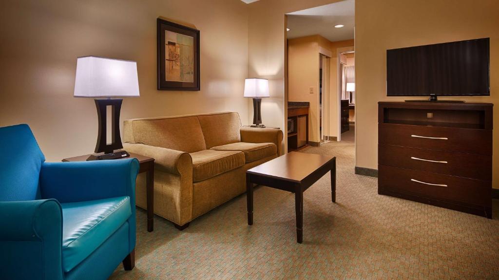 King Suite with Sofa Bed – Non-Smoking