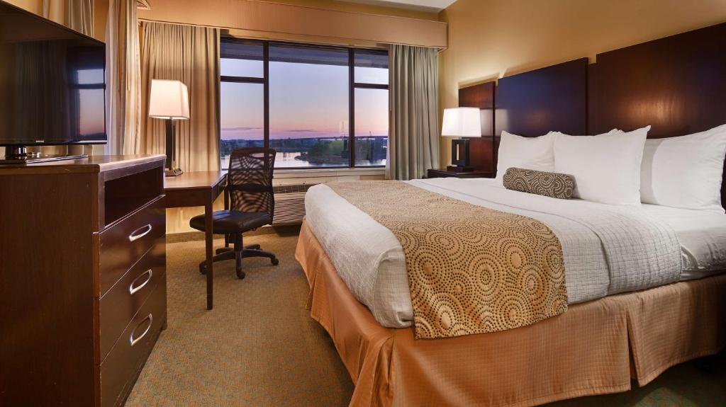 Queen Room Disability AccessNon-Smoking with View