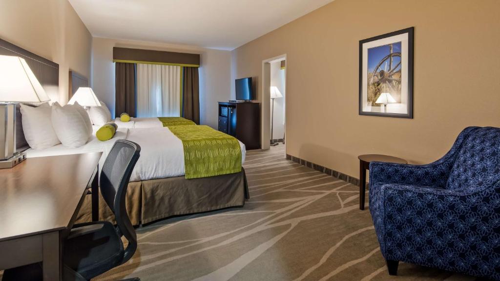 Queen Suite with Two Queen Beds and Bath Tub – Disability Access