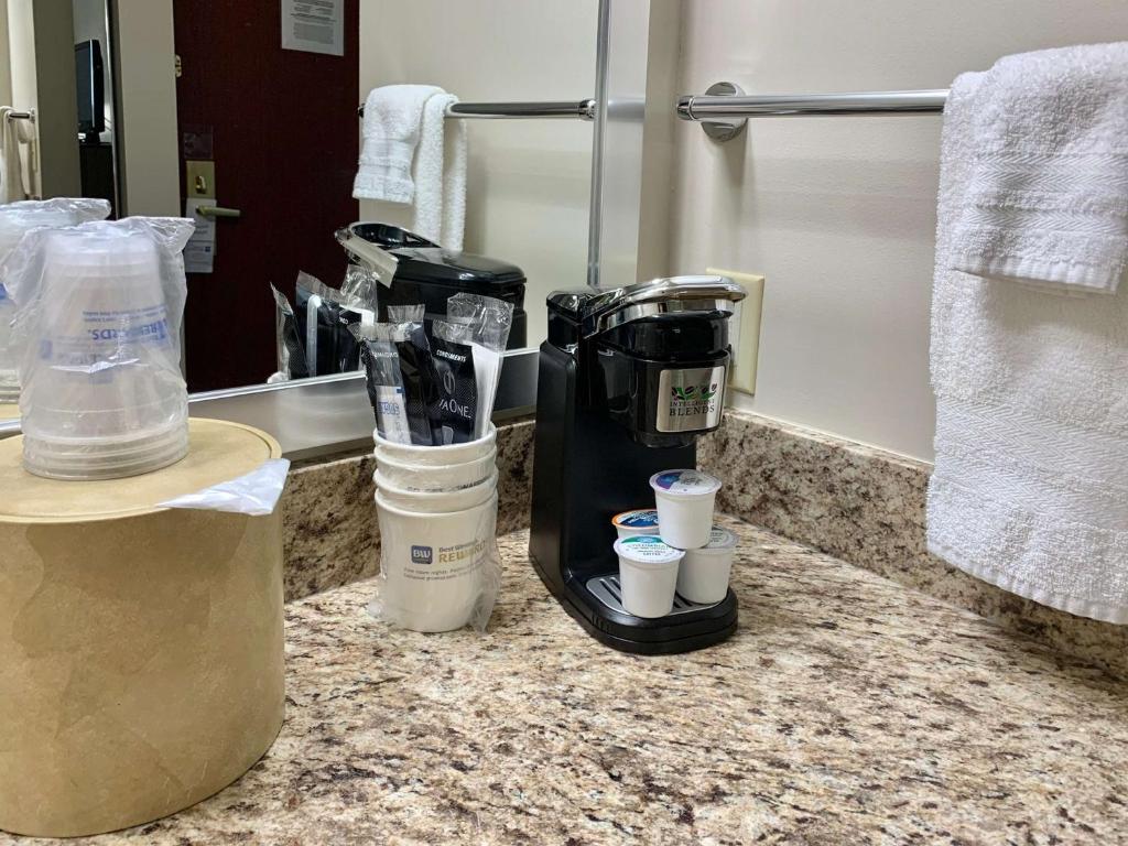 King Room with Roll-in Shower – Disability AccessNon-Smoking