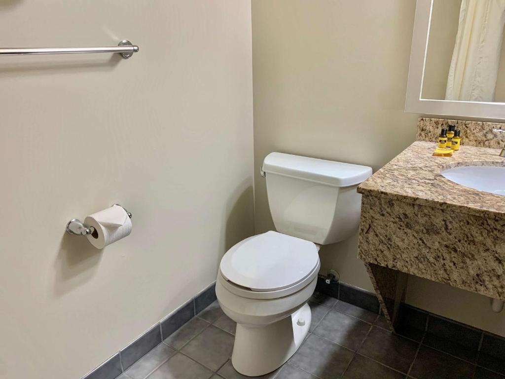 King Suite with Sofa Bed – Non-Smoking