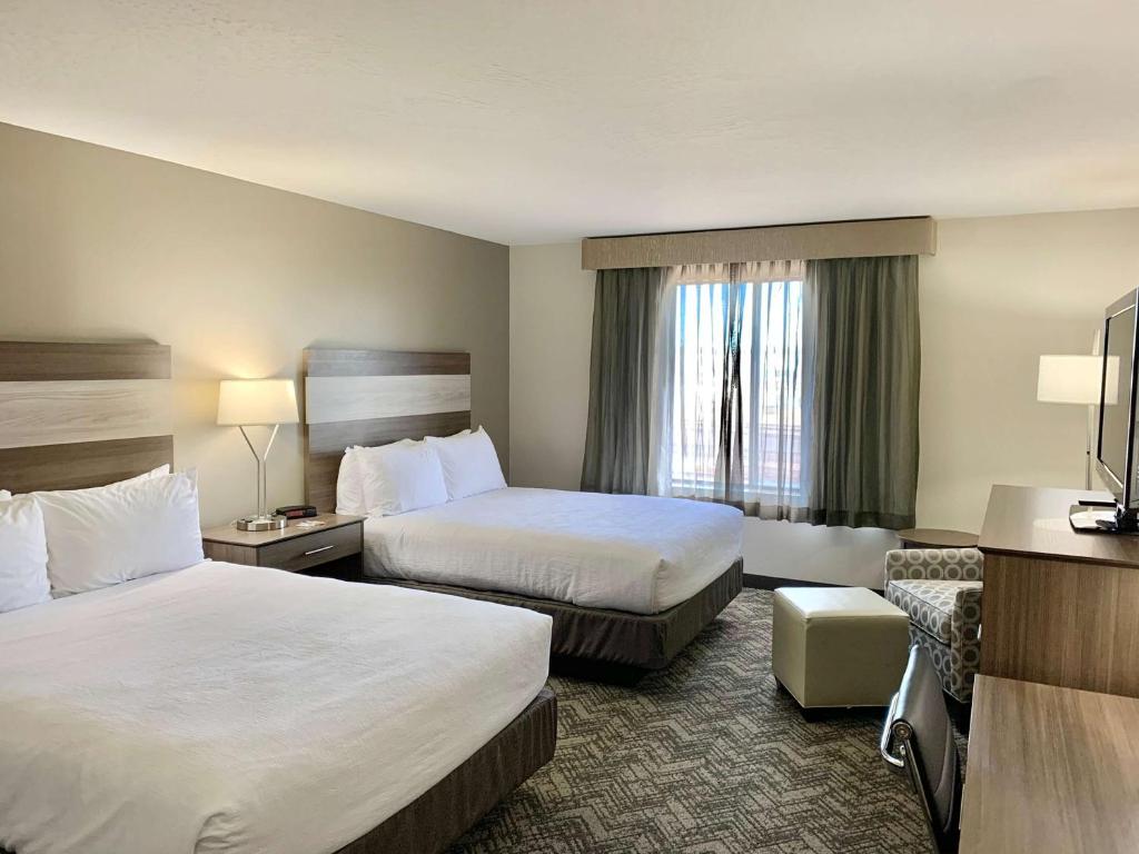 Queen Room with Two Queen Beds – Non-Smoking