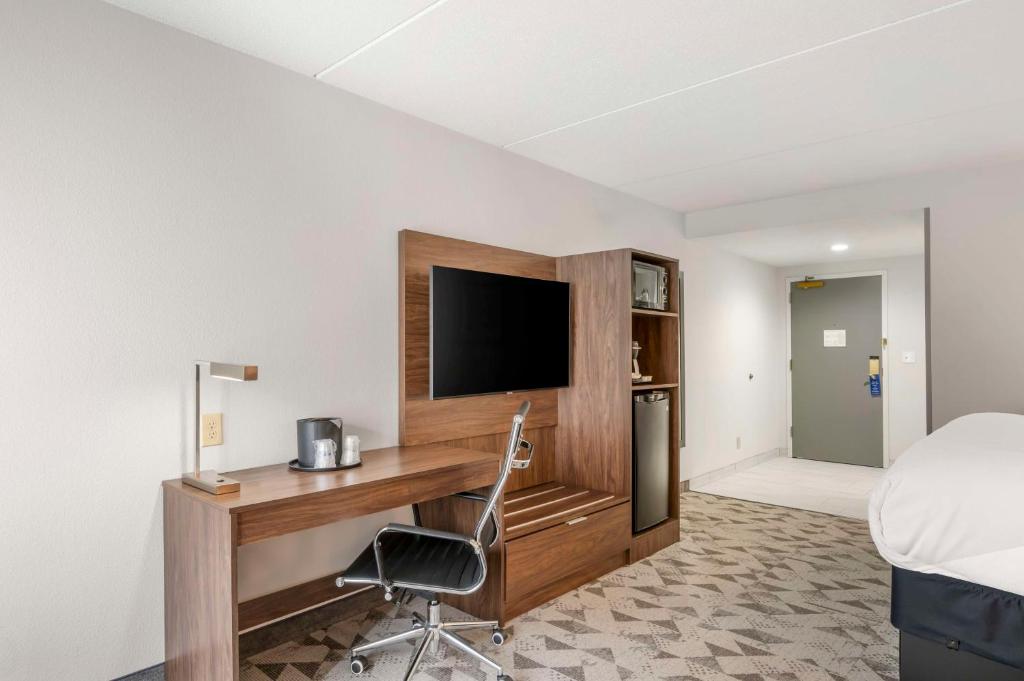 King Suite with Sofa Bed