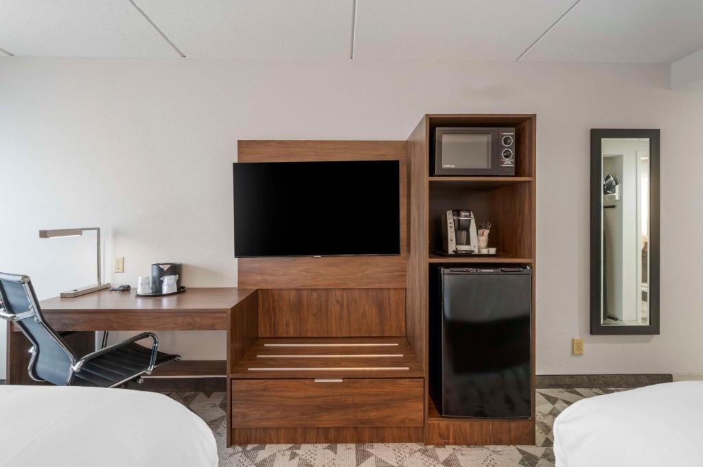 Queen Room with Two Queen Beds