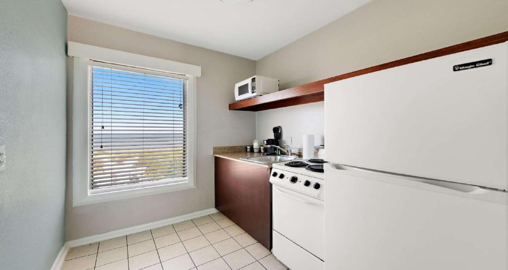 Queen Suite with Two Queen Beds – Non-SmokingPet Friendly Room