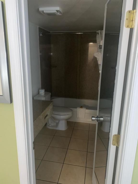 Queen Suite with Two Queen Beds – Non-SmokingPet Friendly Room