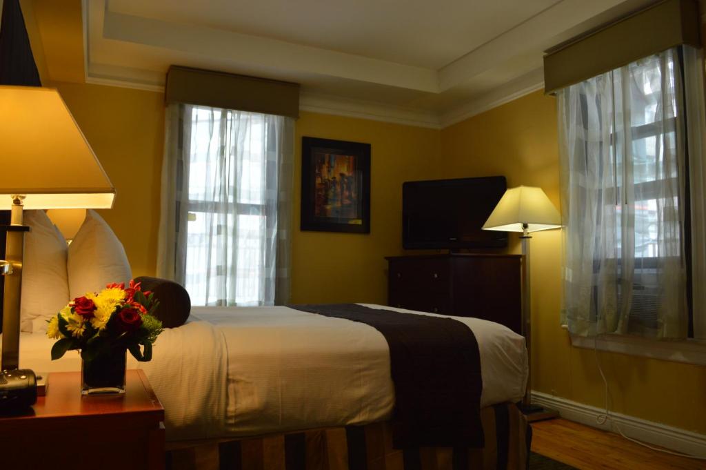 Penthouse Apartment with Queen Bed