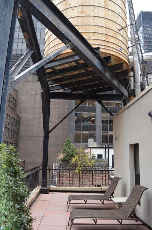 Penthouse Apartment with Queen Bed