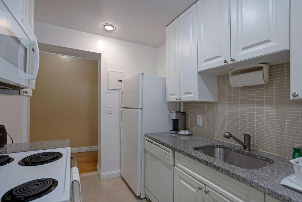 Penthouse Apartment with Queen Bed