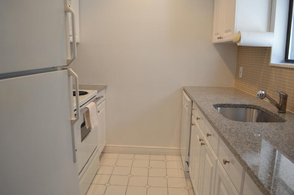 Penthouse Apartment with Queen Bed