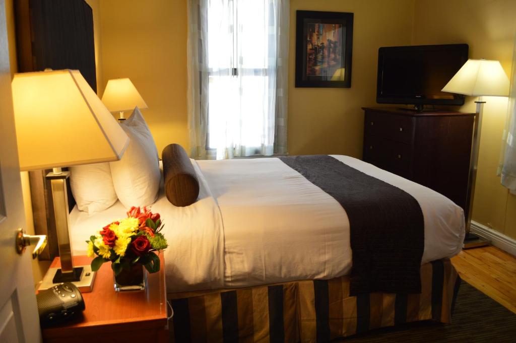 Penthouse Apartment with Queen Bed