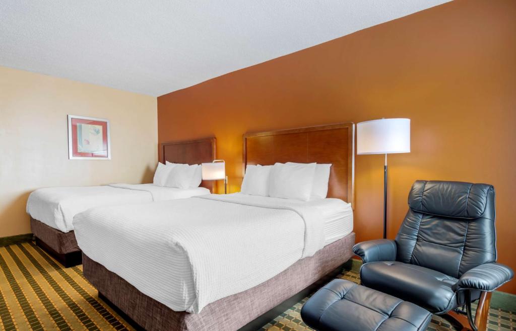 Queen Room with Two Queen Beds – Disability Access – Non Smoking