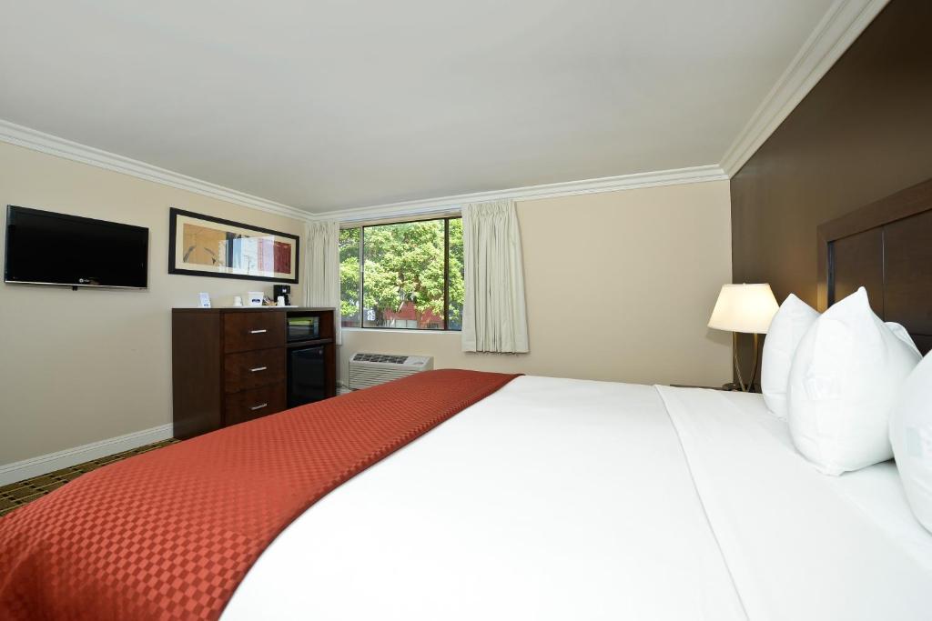 King Room – Non-Smoking