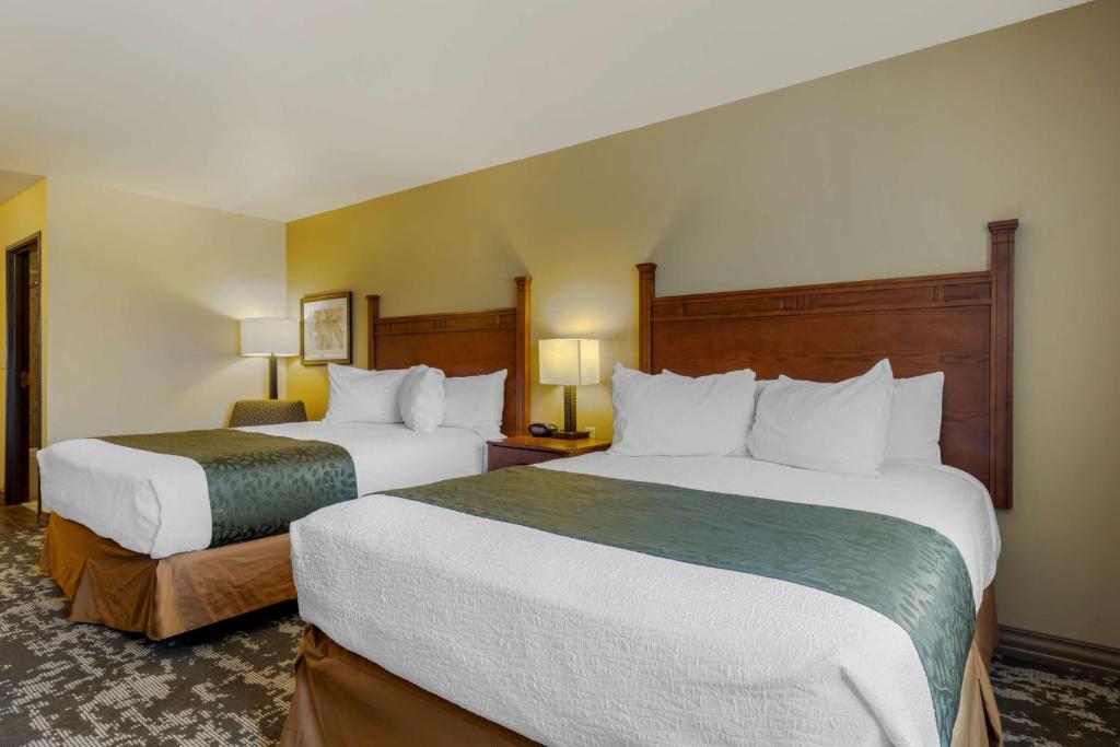 Queen Room with Two Queen Beds – Pet-FriendlyNon-Smoking