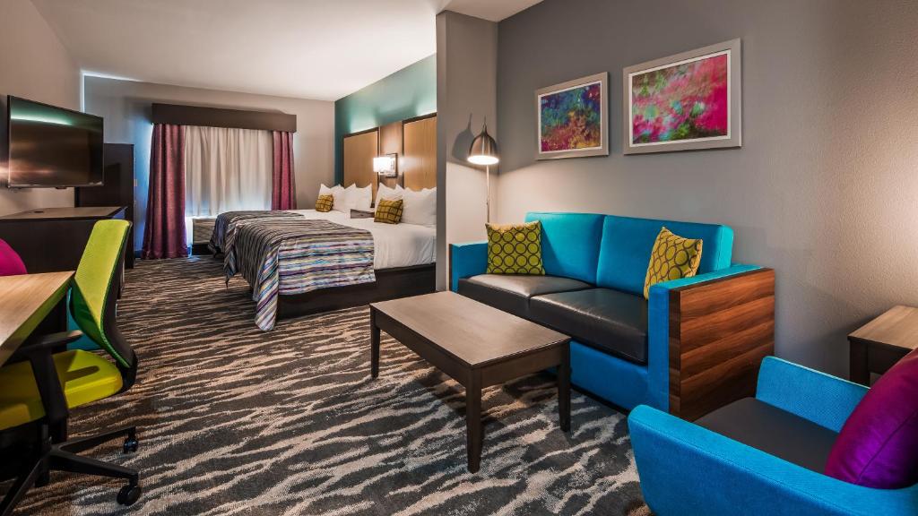 King Suite – Non-Smoking