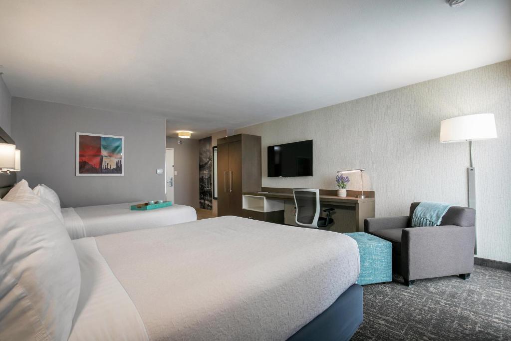 Queen Room with Two Queen Beds and Communication Assitance