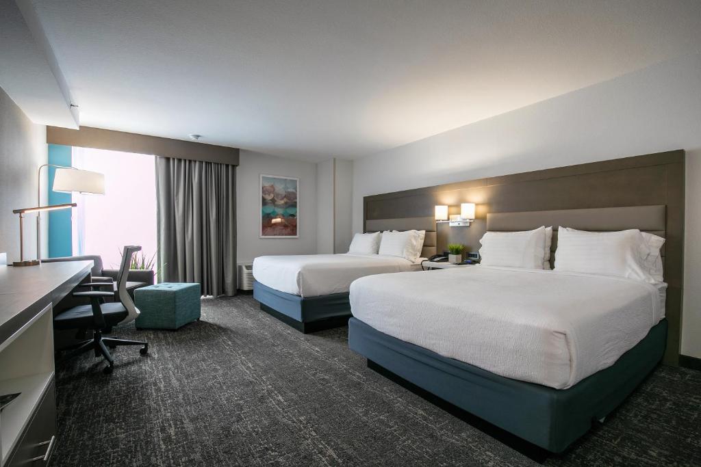 Queen Room with Two Queen Beds and Mobility Accessible Tub