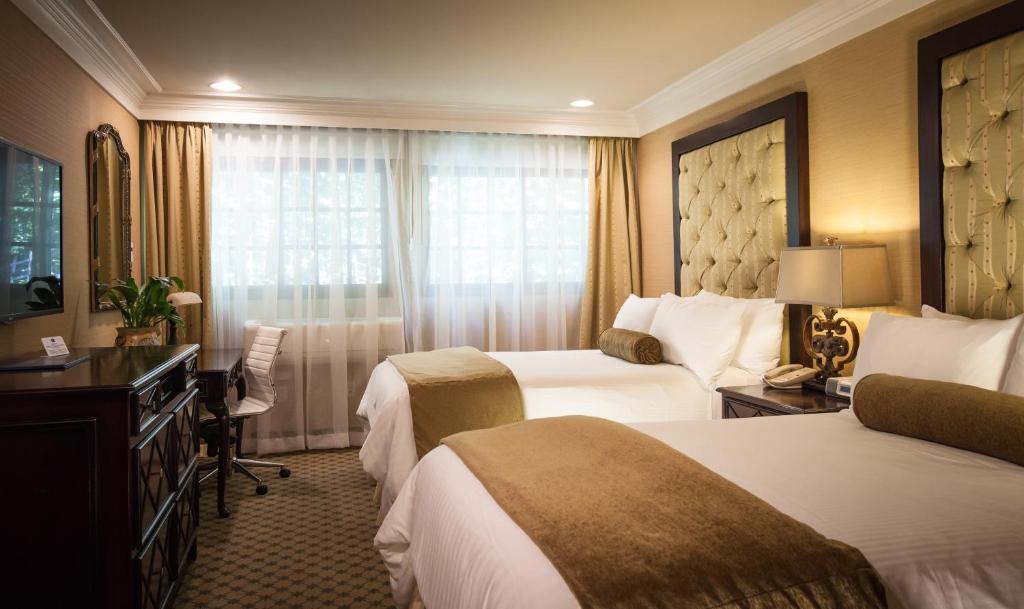 Double Room with 2 Double Beds – Non-Smoking