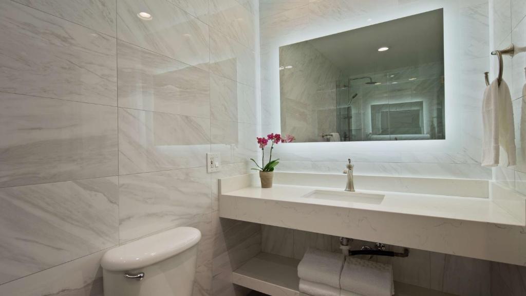 Double Room with 2 Double Beds – Non-Smoking