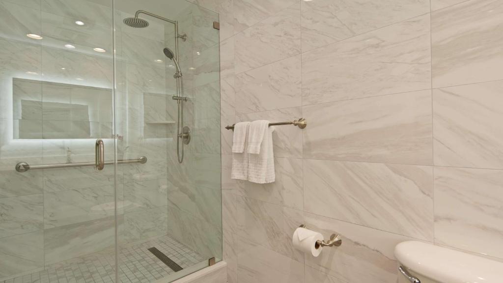 Double Room with 2 Double Beds – Non-Smoking