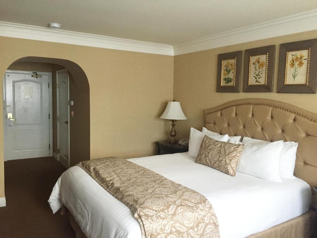 King Room – Non-Smoking