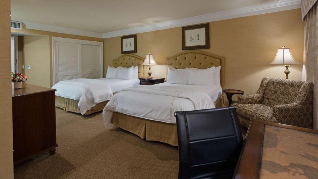 Queen Room with Two Queen Beds – Non-Smoking