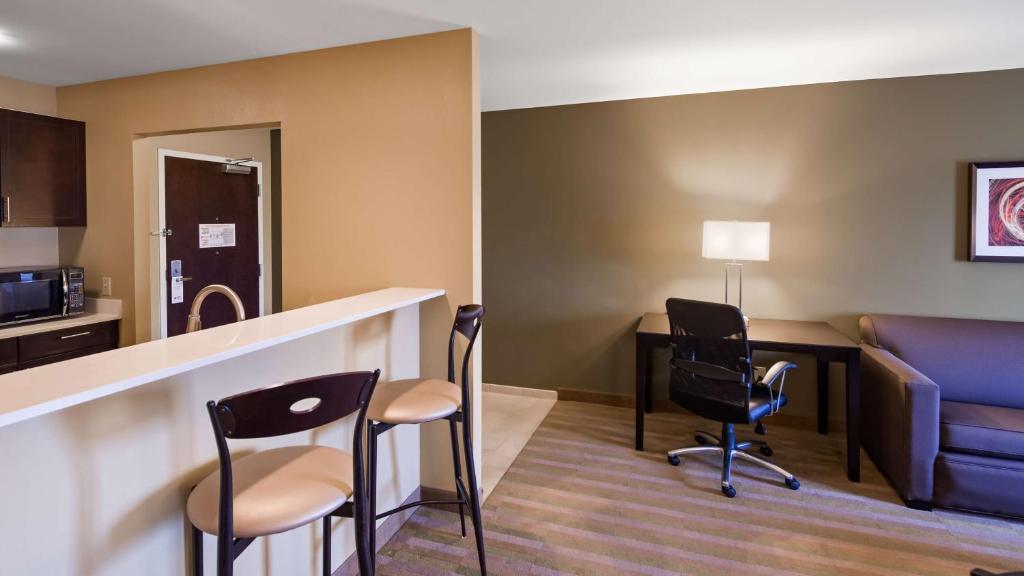 King Suite with Kitchenette