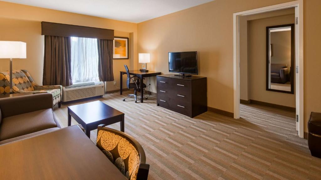 King Suite with Kitchenette