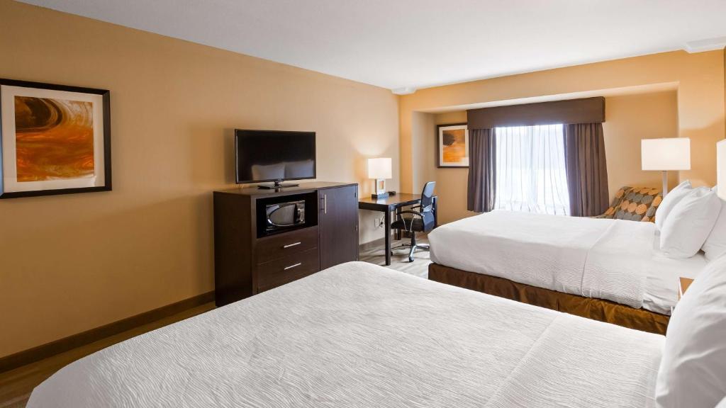 Queen Room with Two Queen Beds