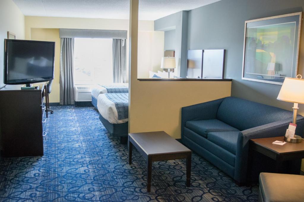 Queen Suite with Two Queen Beds