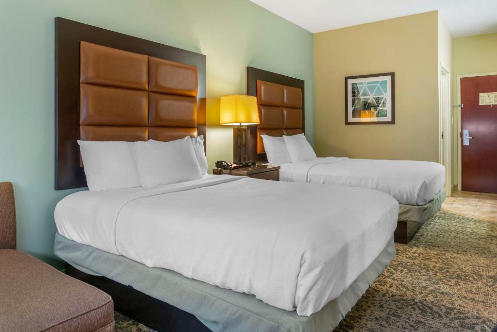 Double Room with Two Double Beds – Non-Smoking