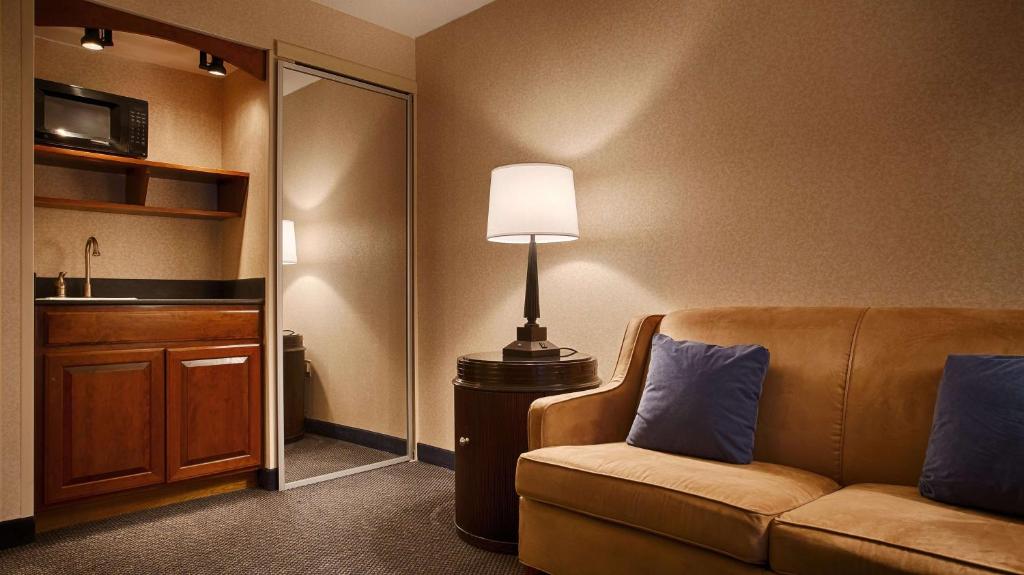 Executive King Room with Sofa