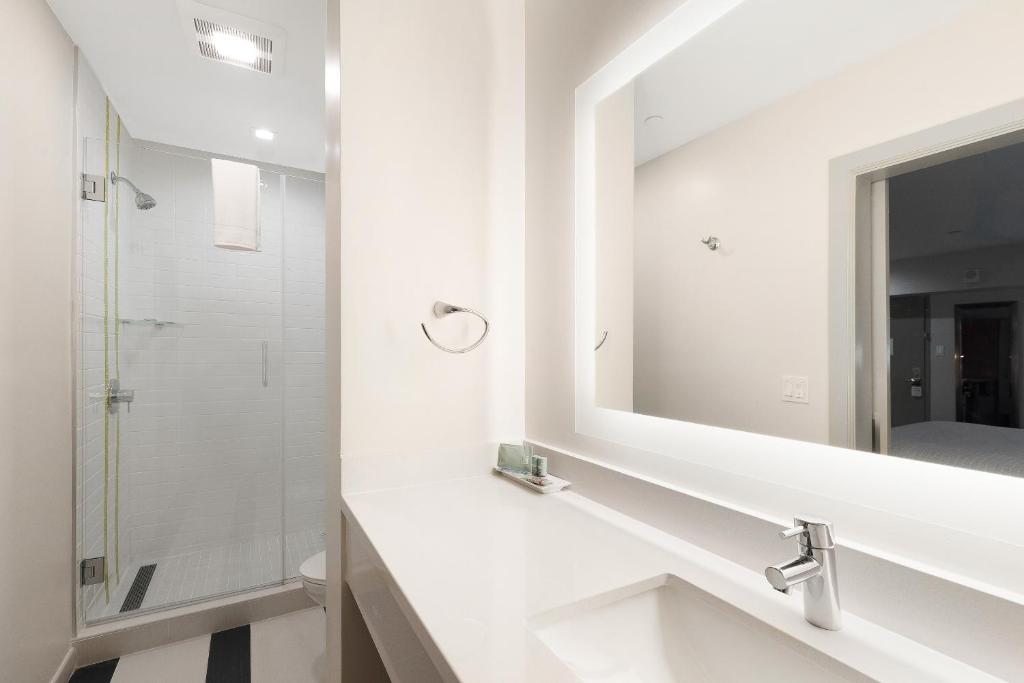 King Room with Sofa Bed