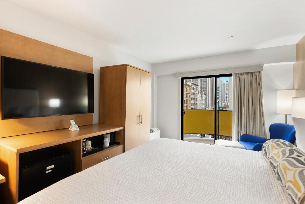 King Room with Sofa Bed and Patio