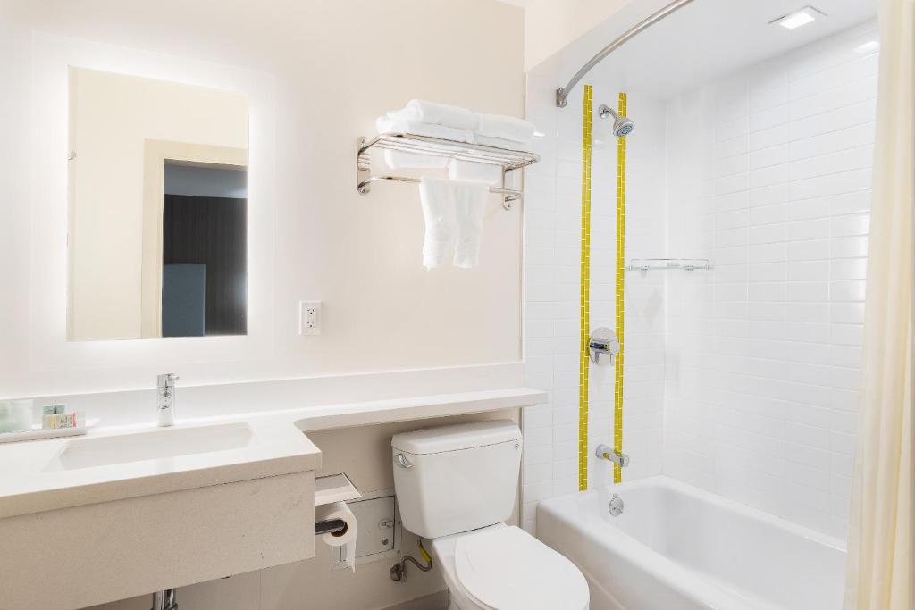 Queen Room with Two Queen Beds and Patio