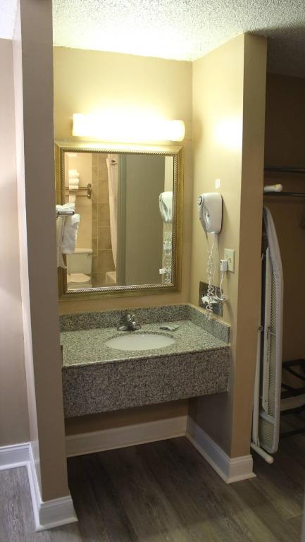 Queen Room – Disability Access